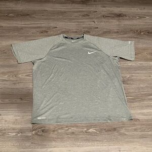 Nike Men's Light Gray Dri-FIT Tee